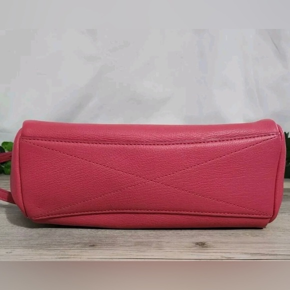 Marc Jacobs Vibrant Pink Leather Tote - Picture 11 of 12